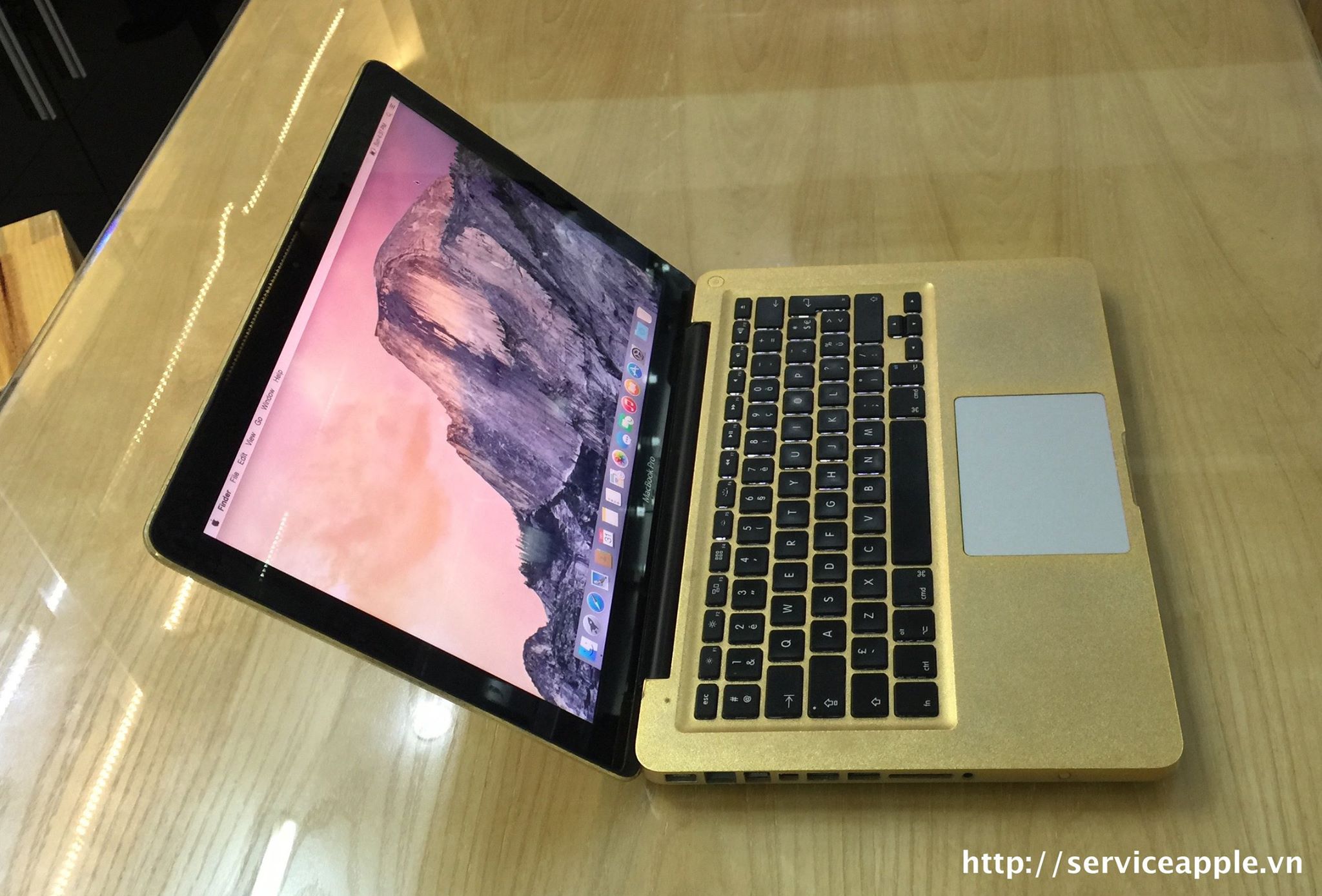 Macbook Pro MD313 Mạ Vàng 24K